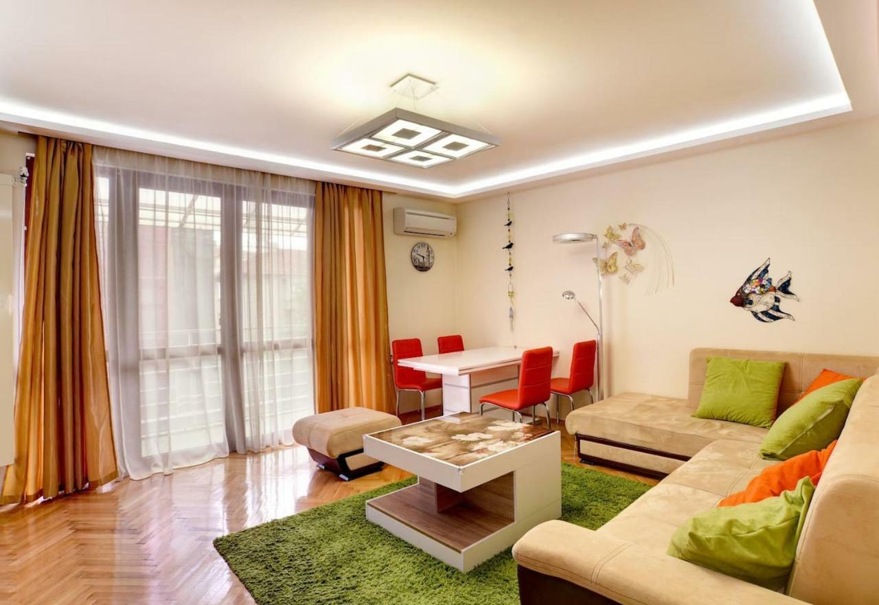 Spacious And Stylish Apartment In The Heart Of Sofia Plus Parking Екстер'єр фото
