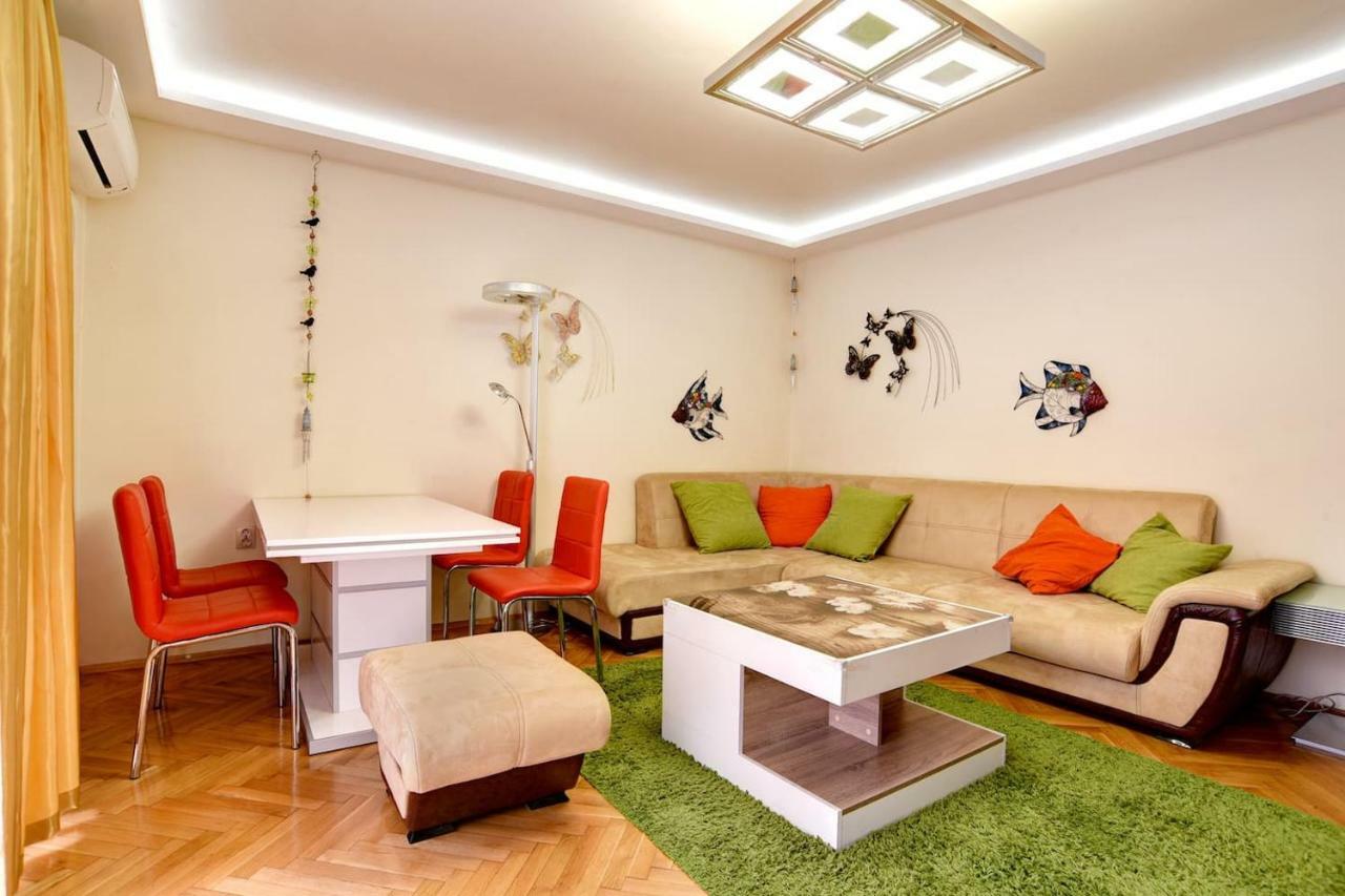 Spacious And Stylish Apartment In The Heart Of Sofia Plus Parking Екстер'єр фото