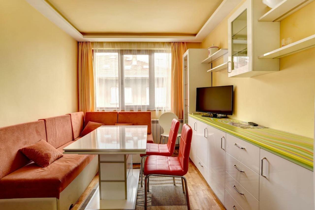 Spacious And Stylish Apartment In The Heart Of Sofia Plus Parking Екстер'єр фото